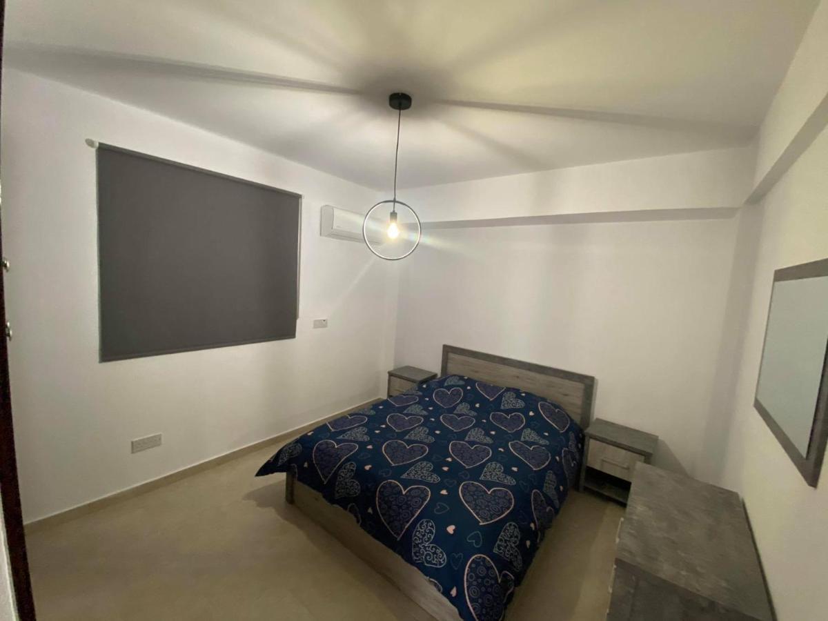 Cosy Apartment In Kato Paphos With Pool Access Exterior photo