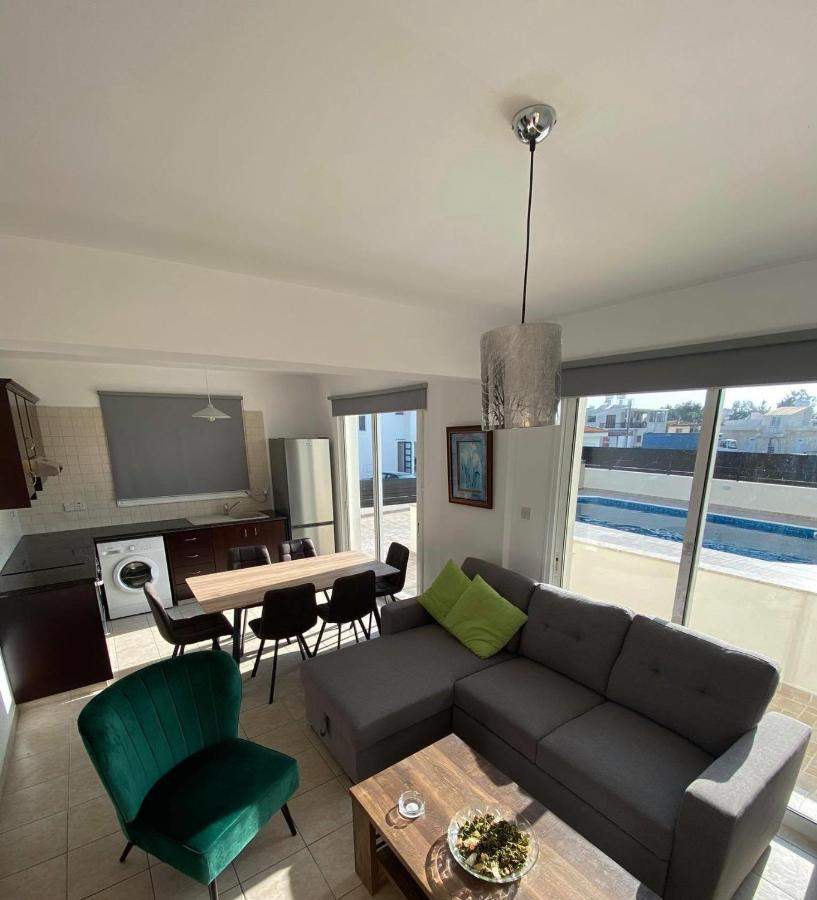 Cosy Apartment In Kato Paphos With Pool Access Exterior photo